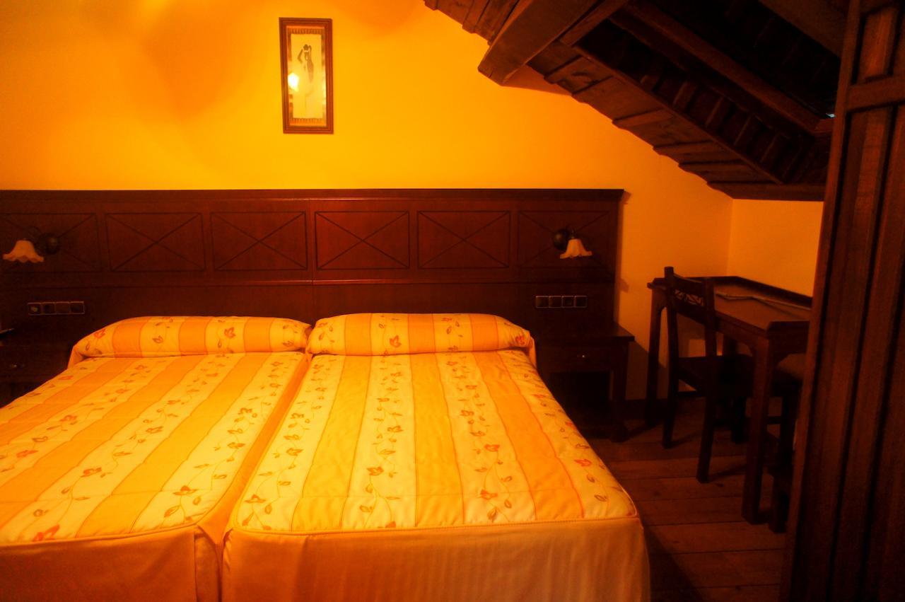 Hotel Mirador Da Ribeira Viana do Bolo Habitación foto